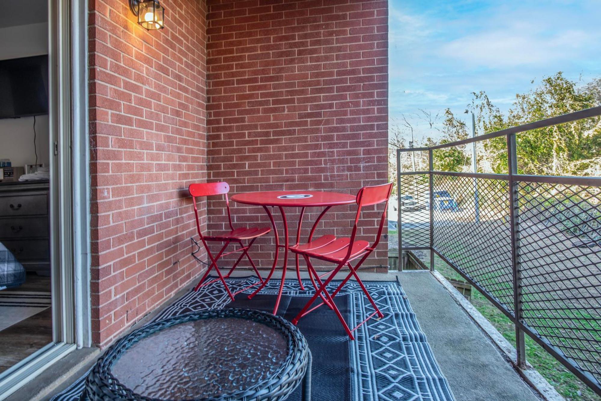 Classic City Getaway - 1 Mile Walk To Sanford Stadium! Athens Dış mekan fotoğraf